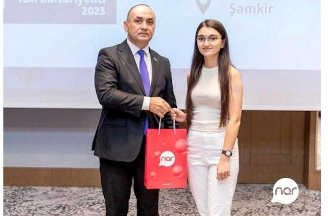 “Nar”dan təhsilə dəstək: Ən çox bal toplayan abituriyentlər mükafatlandırıldı “Nar”dan təhsilə dəstək: Ən çox bal toplayan abituriyentlər mükafatlandırıldı