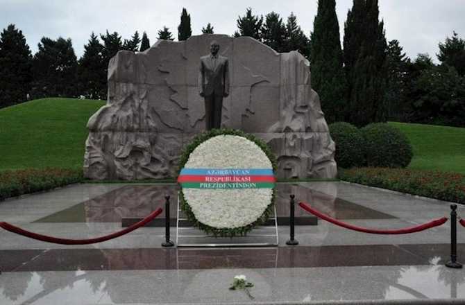 TDT nazirləri Ulu Öndərin məzarını və Şəhidlər xiyabanını ziyarət etdilər — FOTO