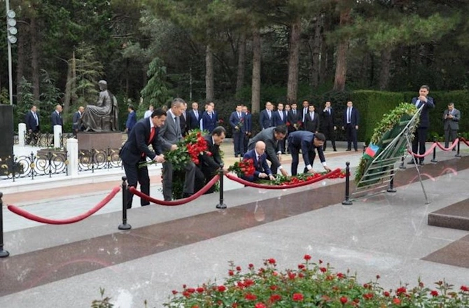 TDT nazirləri Ulu Öndərin məzarını və Şəhidlər xiyabanını ziyarət etdilər — FOTO