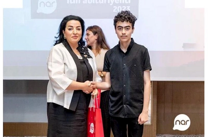 “Nar”dan təhsilə dəstək: Ən çox bal toplayan abituriyentlər mükafatlandırıldı “Nar”dan təhsilə dəstək: Ən çox bal toplayan abituriyentlər mükafatlandırıldı