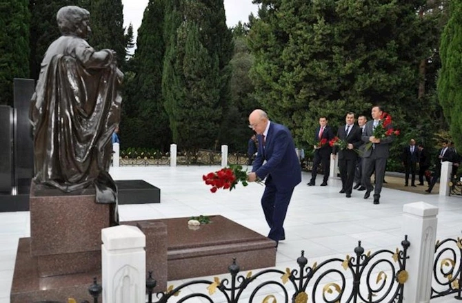 TDT nazirləri Ulu Öndərin məzarını və Şəhidlər xiyabanını ziyarət etdilər — FOTO