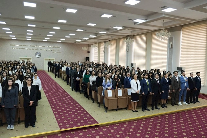 Gənc müəllimlərin forumu keçirilib, Prezidentə dəstək bəyanatı qəbul olunub — FOTOLAR Gənc müəllimlərin forumu keçirilib, Prezidentə dəstək bəyanatı qəbul olunub — FOTOLAR