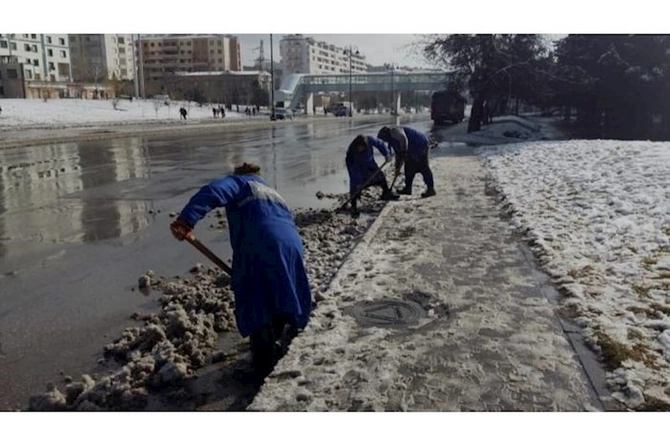 Dövlətin milyonlara aldığı texnika qar yağanda niyə küçəyə çıxmadı? — FOTO Dövlətin milyonlara aldığı texnika qar yağanda niyə küçəyə çıxmadı? — FOTO