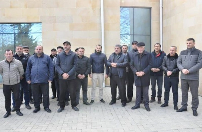 Şabranda sahibkarlarla yanaşı, sakinlər də Açıq mikrofonda — FOTO