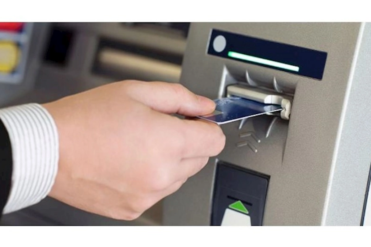 Ucqarlarda bankomat problemi: Banklara sərf etmir