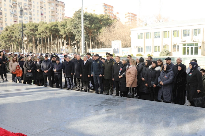 Abşeron rayonunda 20 Yanvar şəhidlərinin xatirəsi böyük ehtiramla yad edilib — FOTOLAR Abşeron rayonunda 20 Yanvar şəhidlərinin xatirəsi böyük ehtiramla yad edilib — FOTOLAR