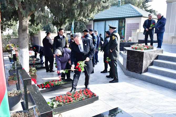 Abşeron rayonunda 20 Yanvar şəhidlərinin xatirəsi böyük ehtiramla yad edilib — FOTOLAR Abşeron rayonunda 20 Yanvar şəhidlərinin xatirəsi böyük ehtiramla yad edilib — FOTOLAR
