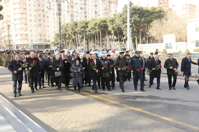 Abşeron rayonunda 20 Yanvar şəhidlərinin xatirəsi böyük ehtiramla yad edilib — FOTOLAR Abşeron rayonunda 20 Yanvar şəhidlərinin xatirəsi böyük ehtiramla yad edilib — FOTOLAR