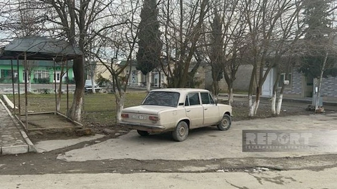 Kürdəmirdə sürücü avtomobil hərəkətdə olarkən qəfildən vəfat etdi — FOTOLAR Kürdəmirdə sürücü avtomobil hərəkətdə olarkən qəfildən vəfat etdi — FOTOLAR