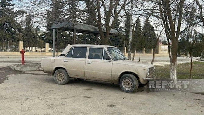 Kürdəmirdə sürücü avtomobil hərəkətdə olarkən qəfildən vəfat etdi — FOTOLAR Kürdəmirdə sürücü avtomobil hərəkətdə olarkən qəfildən vəfat etdi — FOTOLAR