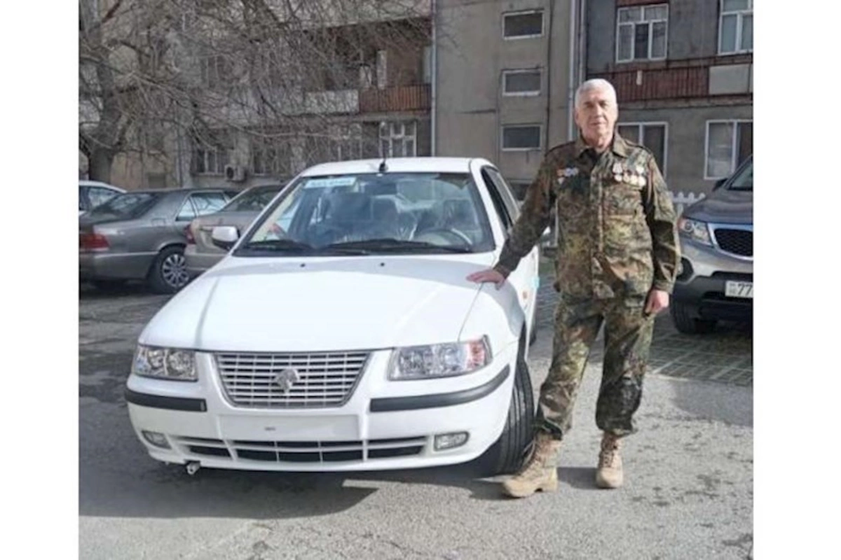 Prezidentdən ali məktəb müəlliminə jest — FOTO