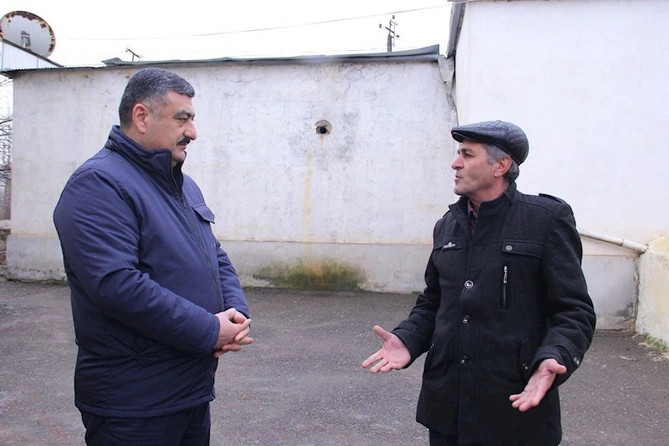 Tovuzun Aşağı Quşçu kənd sakinlərinin müraciətləri Açıq mikrofonda — FOTOLAR Tovuzun Aşağı Quşçu kənd sakinlərinin müraciətləri Açıq mikrofonda — FOTOLAR