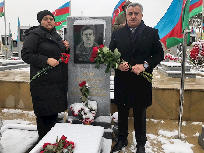 Abşeronda şəhid Vüqar Eyvazov 35-ci doğum günündə yad edildi — FOTOLAR Abşeronda şəhid Vüqar Eyvazov 35-ci doğum günündə yad edildi — FOTOLAR