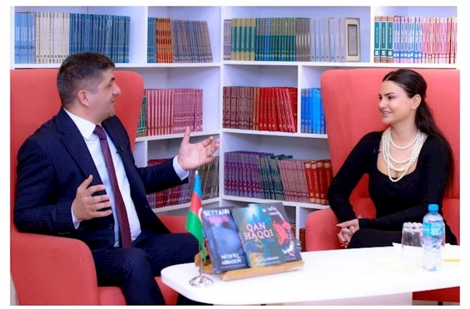Detektiv yazıçı Müşfiq Abbasovun oxucularla görüşü keçirildi — FOTOLAR Detektiv yazıçı Müşfiq Abbasovun oxucularla görüşü keçirildi — FOTOLAR