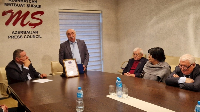 Əbülfət Mədətoğlunun 65 illik yubileyi ilə bağlı toplantı Əbülfət Mədətoğlunun 65 illik yubileyi ilə bağlı toplantı