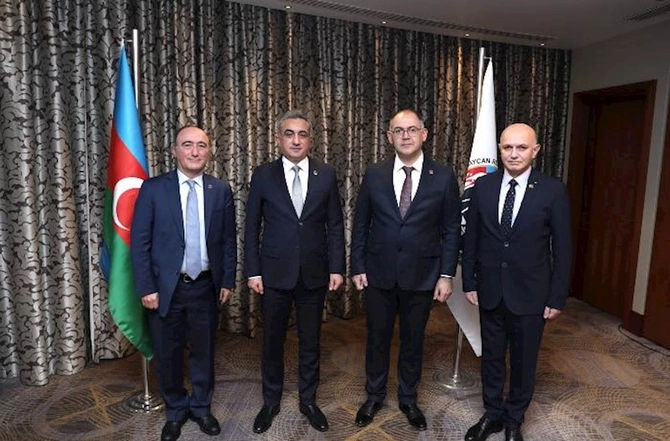 Vəkillər Kollegiyası Rəyasət Heyətinin növbəti iclası keçirildi — FOTOLAR Vəkillər Kollegiyası Rəyasət Heyətinin növbəti iclası keçirildi — FOTOLAR