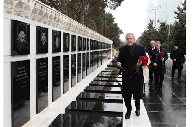 Hulusi Akar Azərbaycana gəldi Hulusi Akar Azərbaycana gəldi