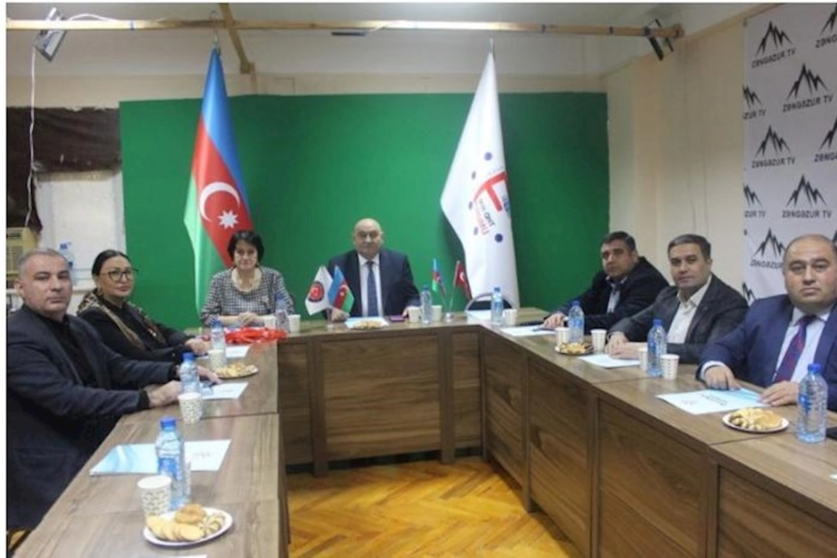 QHT Forumunun müşahidəçilərlə görüşü — FOTOLAR