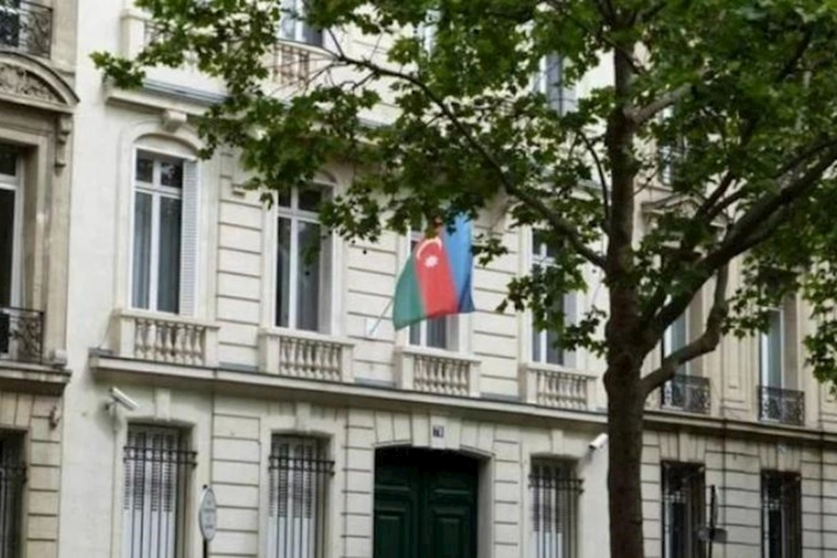 Səfirlik Fransada yaşayan Azərbaycan vətəndaşlarına müraciət edib