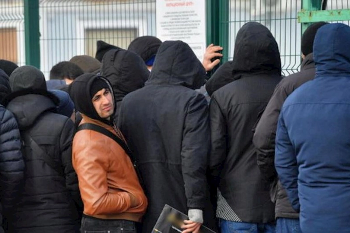 Rusiyada işləyən azərbaycanlıların nəzərinə: Yeni öhdəliklər qüvvəyə mindi