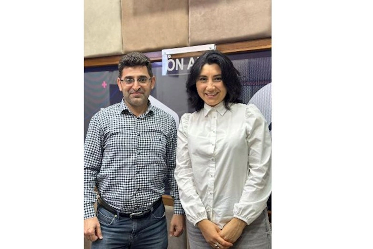 Tanınmış həkim bu radioda aparıcılığa başladı — VİDEO/FOTOLAR
