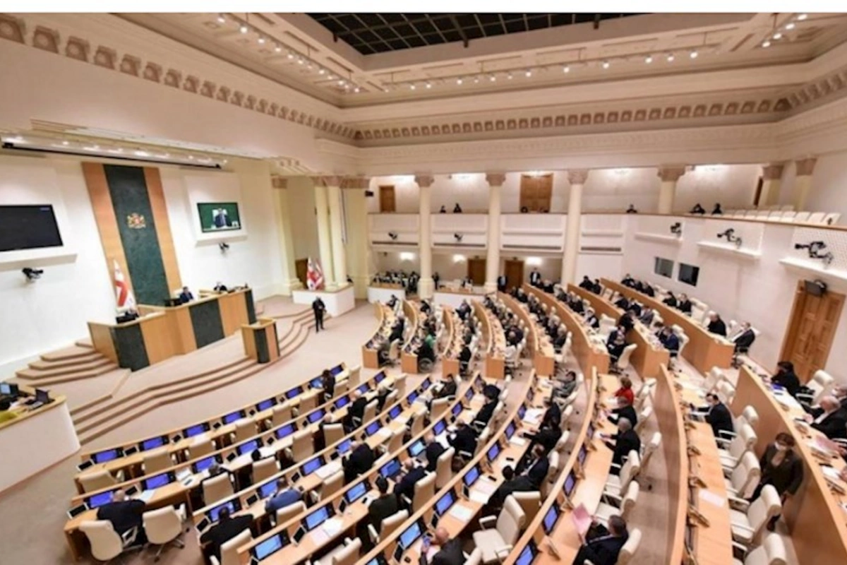 Gürcüstanda parlament seçkiləri: yenə yolayrıcı, yenə seçim — ŞƏRH