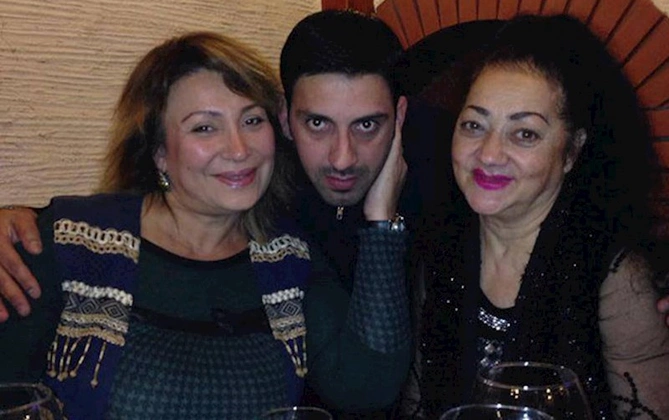 Uşaq vaxtı onun nənəm olduğunu bilmirdim — FOTOLAR Uşaq vaxtı onun nənəm olduğunu bilmirdim — FOTOLAR