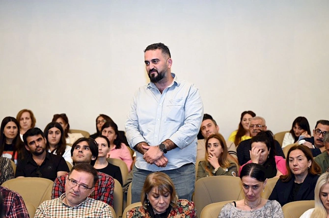 Adil Kərimli Azərbaycan Dövlət Kukla Teatrında olub — FOTOLAR