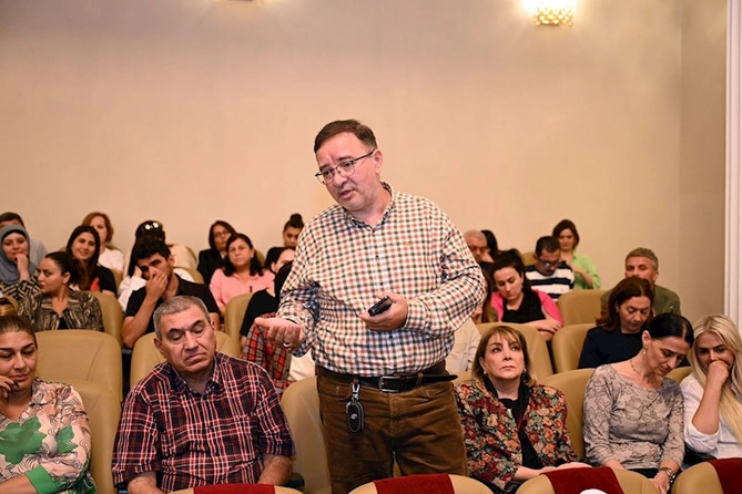 Adil Kərimli Azərbaycan Dövlət Kukla Teatrında olub — FOTOLAR