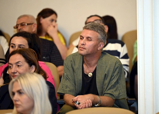 Adil Kərimli Azərbaycan Dövlət Kukla Teatrında olub — FOTOLAR