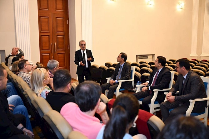 Adil Kərimli Azərbaycan Dövlət Kukla Teatrında olub — FOTOLAR