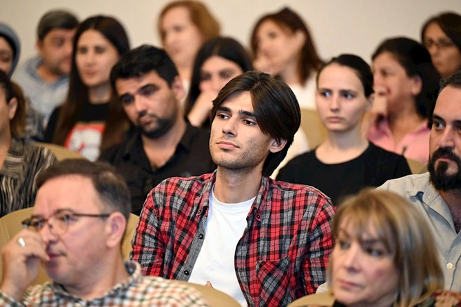 Adil Kərimli Azərbaycan Dövlət Kukla Teatrında olub — FOTOLAR