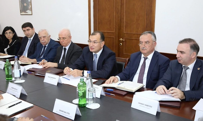 AHİK ilə Mediasiya Şurası arasında birgə əməkdaşlığa dair memorandum imzalanıb — FOTOLAR