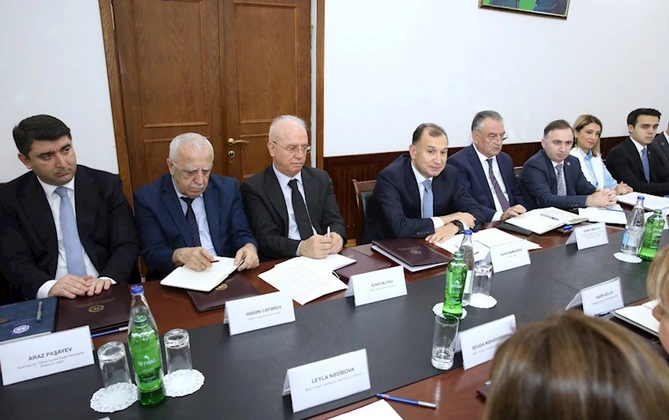 AHİK ilə Mediasiya Şurası arasında birgə əməkdaşlığa dair memorandum imzalanıb — FOTOLAR