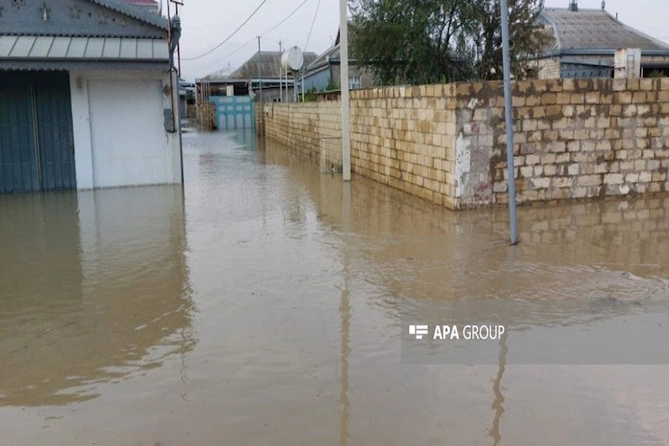 Hacıqabulada 200-ə yaxın evi su basdı — FOTO Hacıqabulada 200-ə yaxın evi su basdı — FOTO