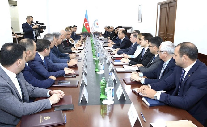 AHİK ilə Mediasiya Şurası arasında birgə əməkdaşlığa dair memorandum imzalanıb — FOTOLAR