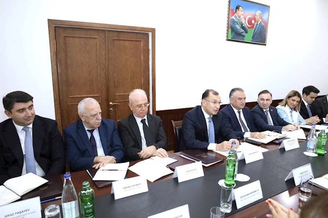 AHİK ilə Mediasiya Şurası arasında birgə əməkdaşlığa dair memorandum imzalanıb — FOTOLAR
