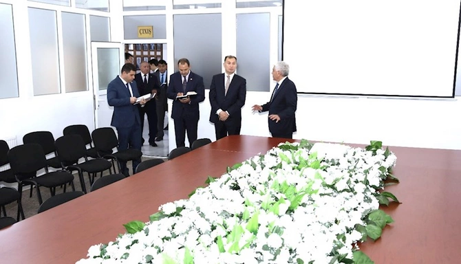 AHİK sədri qurumun Əmək və Sоsial Münasibətlər Akademiyasında tədrisin vəziyyəti ilə maraqlanıb — FOTOLAR