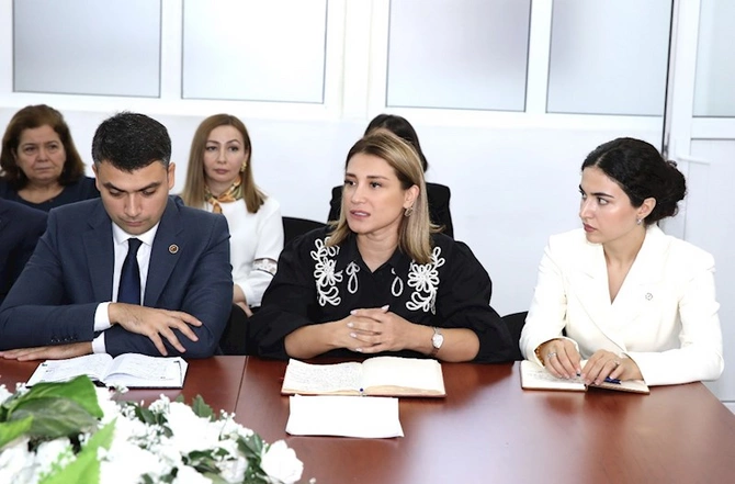 AHİK sədri qurumun Əmək və Sоsial Münasibətlər Akademiyasında tədrisin vəziyyəti ilə maraqlanıb — FOTOLAR