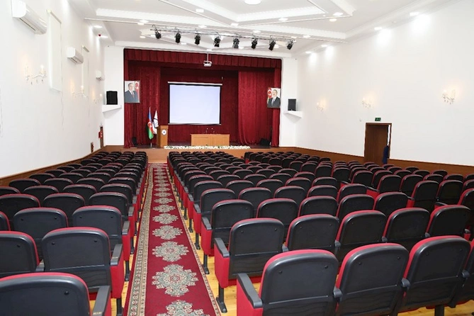 AHİK sədri qurumun Əmək və Sоsial Münasibətlər Akademiyasında tədrisin vəziyyəti ilə maraqlanıb — FOTOLAR