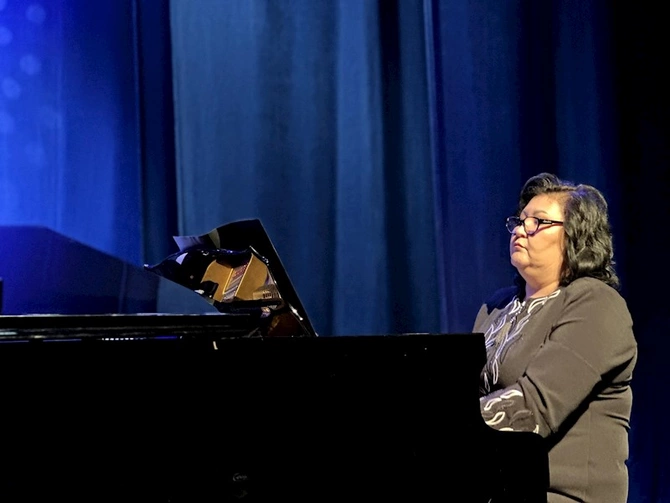 Qazax Kamera Xoru Gəncə Dövlət Filarmoniyasında konsert proqramı ilə çıxış edib — FOTOLAR