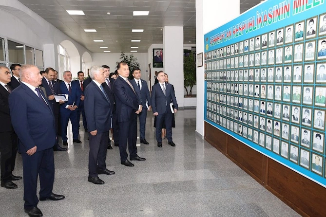AHİK sədri qurumun Əmək və Sоsial Münasibətlər Akademiyasında tədrisin vəziyyəti ilə maraqlanıb — FOTOLAR