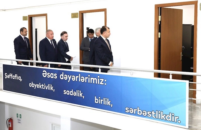 AHİK sədri qurumun Əmək və Sоsial Münasibətlər Akademiyasında tədrisin vəziyyəti ilə maraqlanıb — FOTOLAR