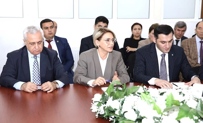 AHİK sədri qurumun Əmək və Sоsial Münasibətlər Akademiyasında tədrisin vəziyyəti ilə maraqlanıb — FOTOLAR