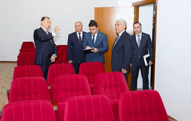 AHİK sədri qurumun Əmək və Sоsial Münasibətlər Akademiyasında tədrisin vəziyyəti ilə maraqlanıb — FOTOLAR