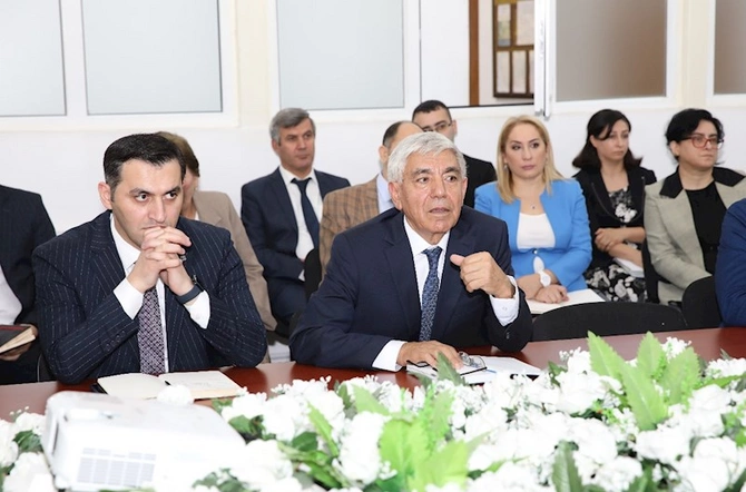 AHİK sədri qurumun Əmək və Sоsial Münasibətlər Akademiyasında tədrisin vəziyyəti ilə maraqlanıb — FOTOLAR