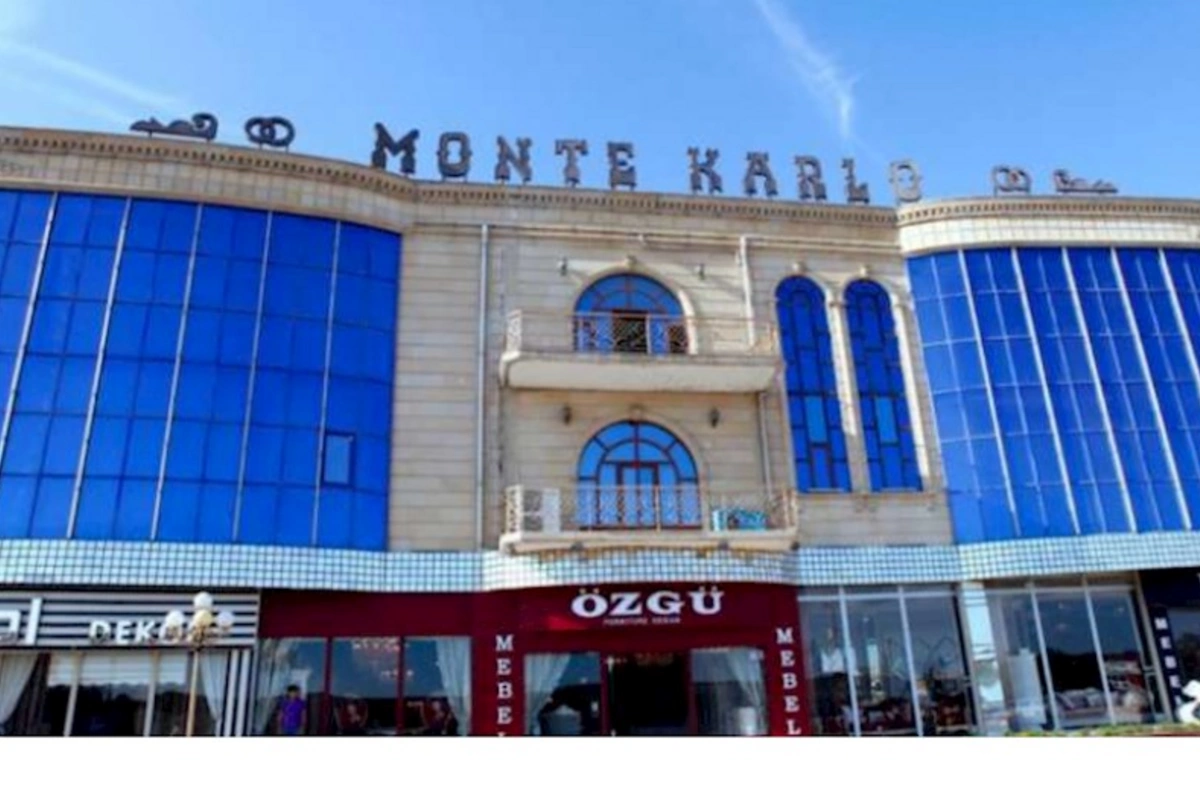 “Monte Karlo”da müğənni bıçaqlandı — FOTO