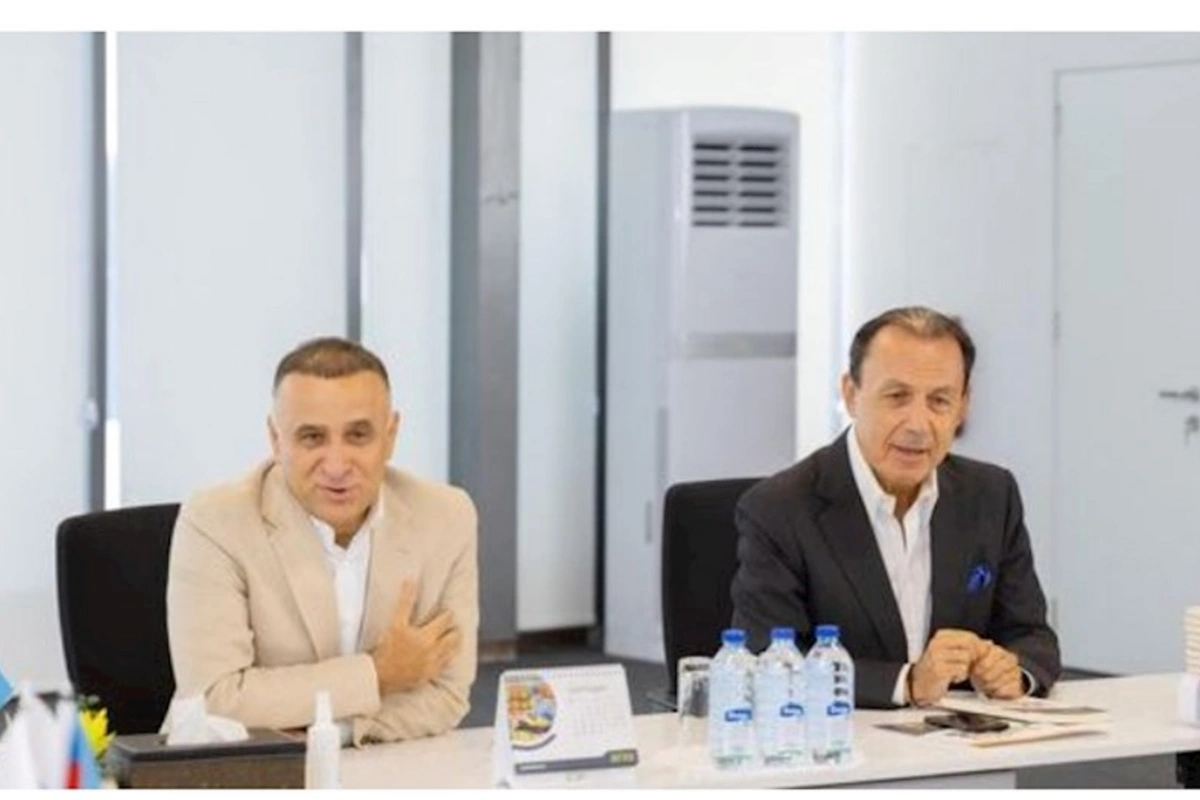 “Veysəloğlu”da “Şirkət Yönətimi” adlı yeni kitabın təqdimatı oldu