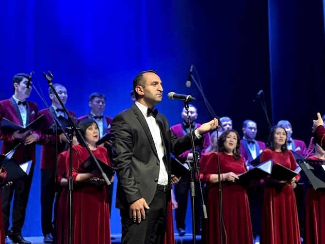 Qazax Kamera Xoru Gəncə Dövlət Filarmoniyasında konsert proqramı ilə çıxış edib — FOTOLAR