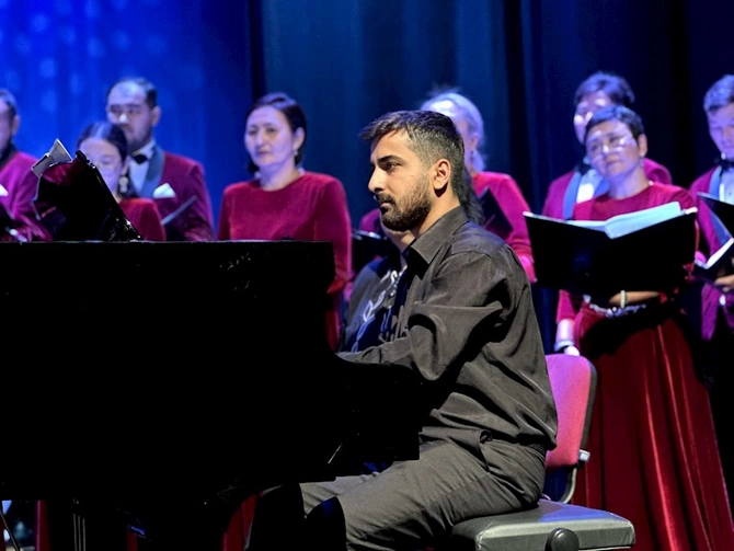 Qazax Kamera Xoru Gəncə Dövlət Filarmoniyasında konsert proqramı ilə çıxış edib — FOTOLAR